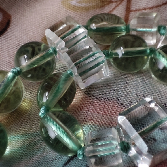 Glass Clear Green Ice Cube Square and Oval  Acrylic Long Bead Necklace Tal… - Picture 10 of 10